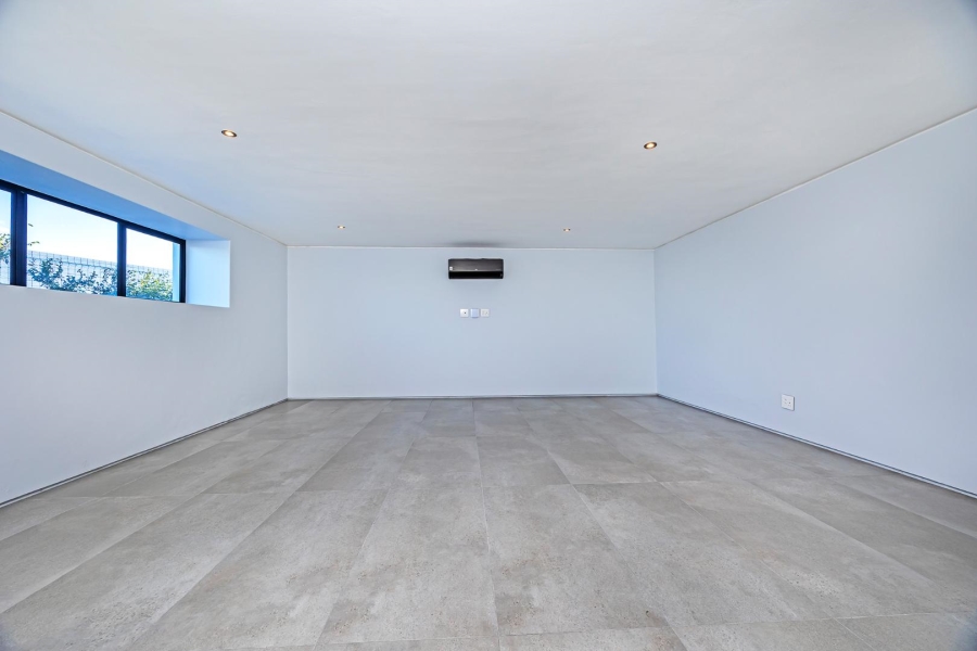 5 Bedroom Property for Sale in Baronetcy Estate Western Cape